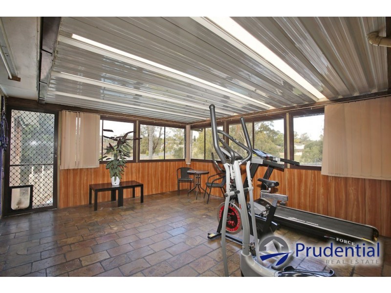 39 Lillyvicks Crescent, Ambarvale NSW 2560