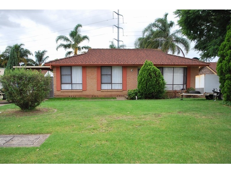 7 Haultain Street, Minto NSW 2566