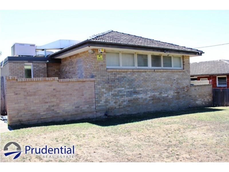 2 College Road, Campbelltown NSW 2560