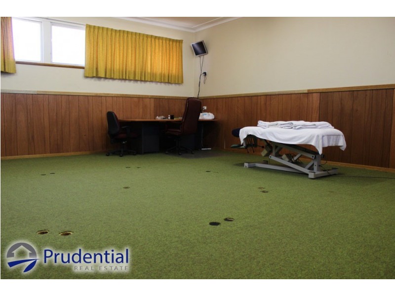 2 College Road, Campbelltown NSW 2560