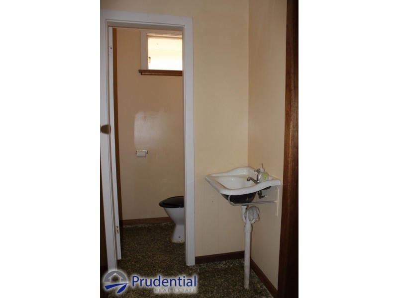 2 College Road, Campbelltown NSW 2560