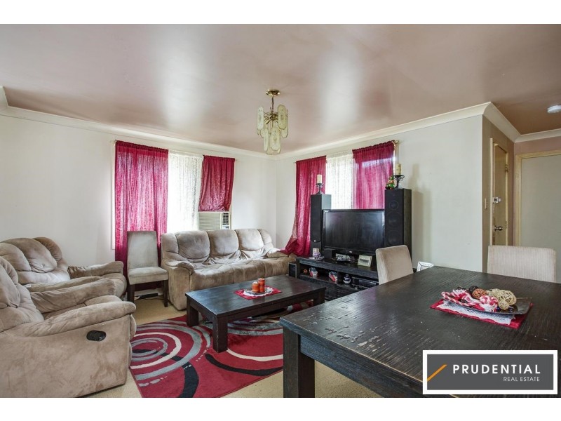 18 Goodsell Street, Minto NSW 2566