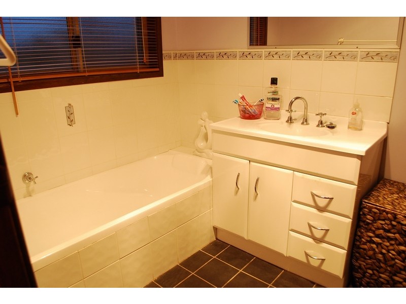 6 Euclase Place, Eagle Vale NSW 2558