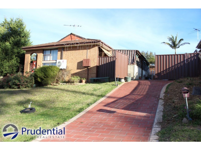 1 Bianca Place, Rosemeadow NSW 2560