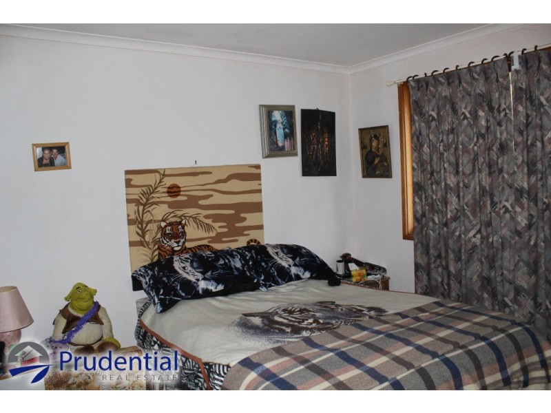 1 Bianca Place, Rosemeadow NSW 2560