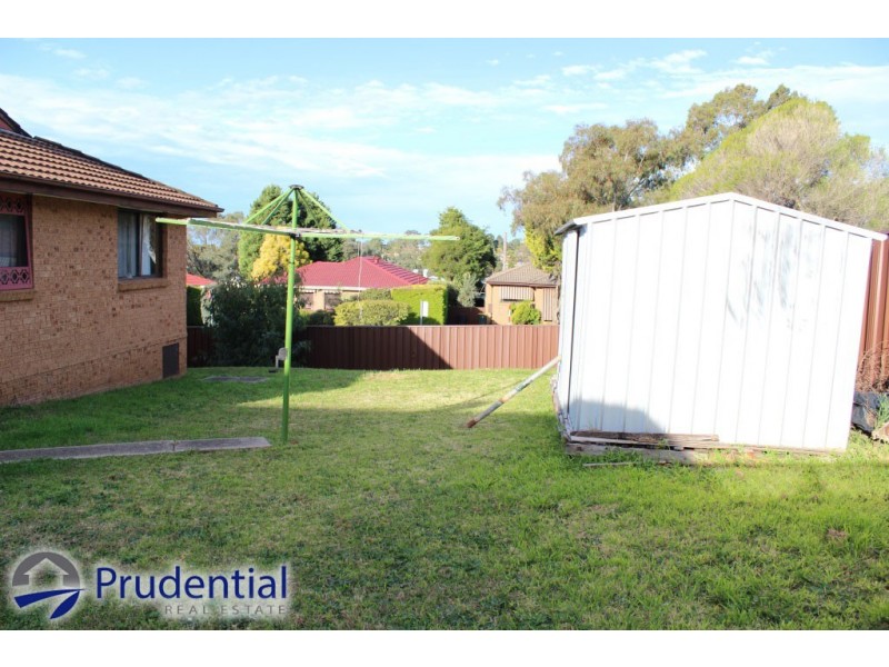 1 Bianca Place, Rosemeadow NSW 2560