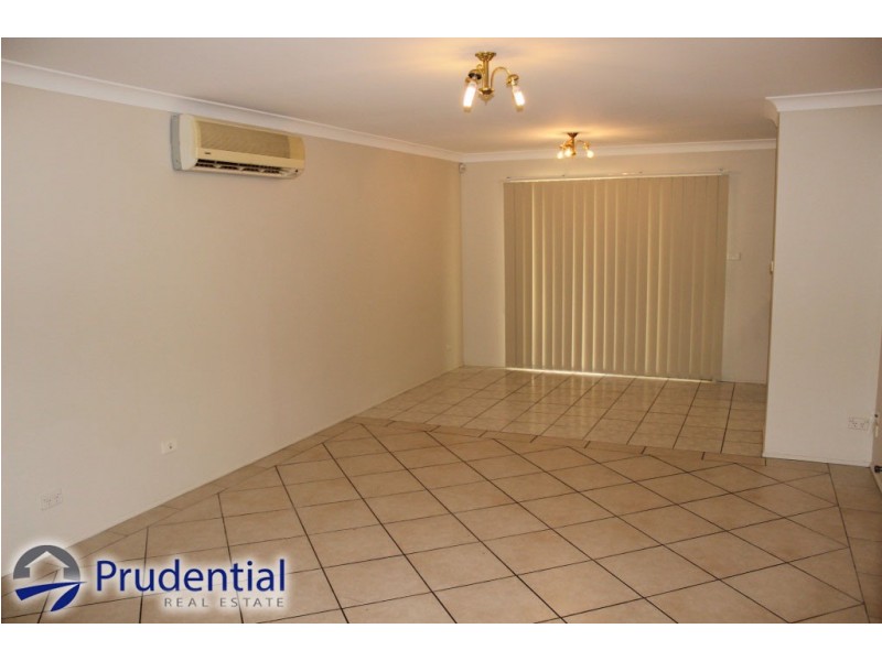 21 Gadshill Place, Rosemeadow NSW 2560