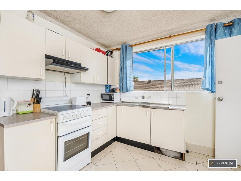 4/98 Dumaresq Street, Campbelltown NSW 2560