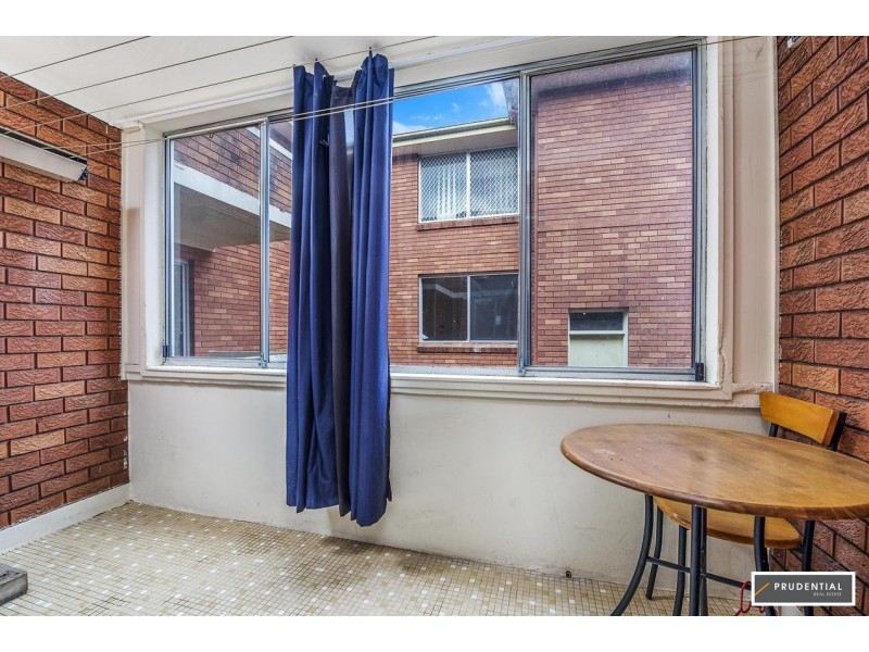 4/98 Dumaresq Street, Campbelltown NSW 2560