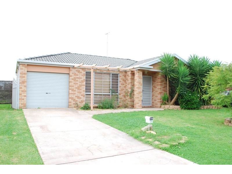 30 Lysander Avenue, Rosemeadow NSW 2560