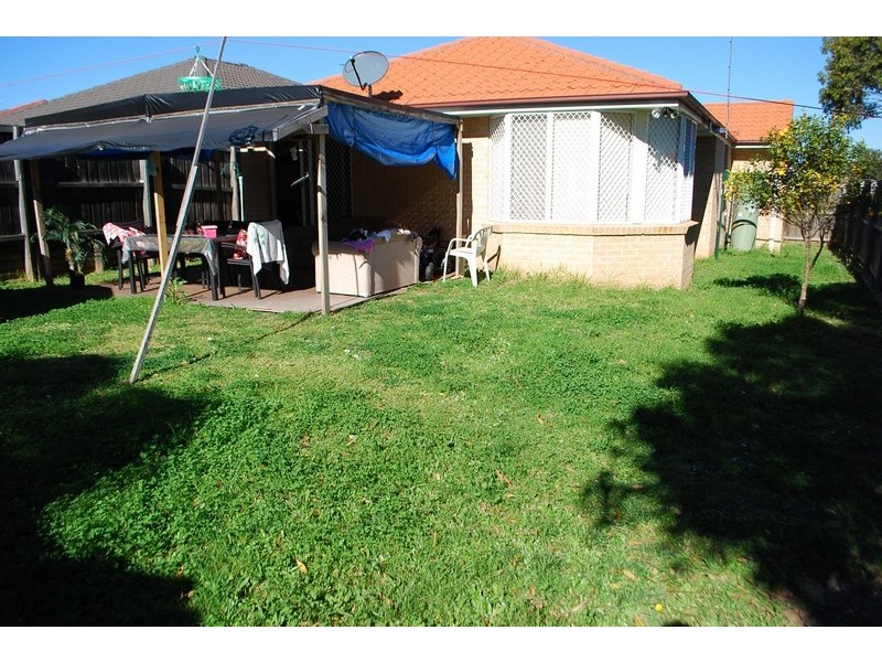 10 Harrison Place, Minto NSW 2566