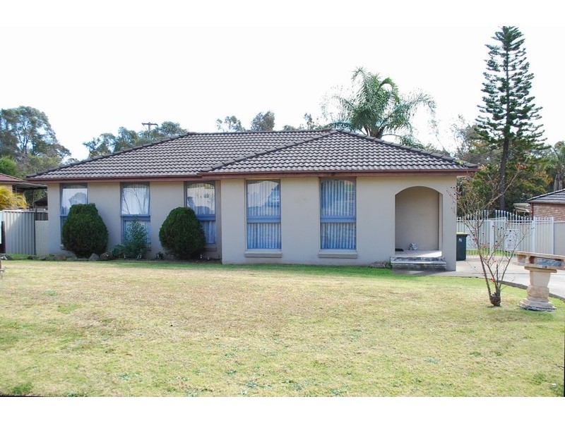 19 Elouera Crescent, Woodbine NSW 2560