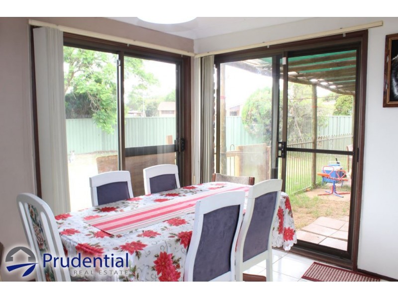 15 Nelson Street, Minto NSW 2566