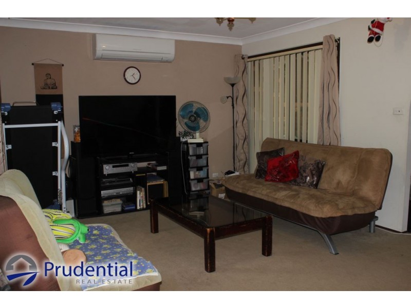 15 Nelson Street, Minto NSW 2566
