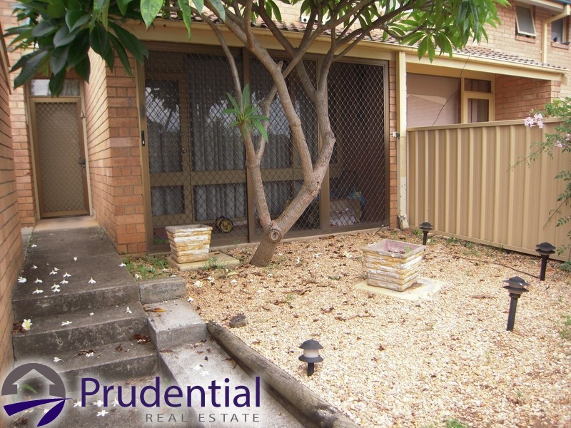 14/42 Woodhouse Drive, Ambarvale NSW 2560