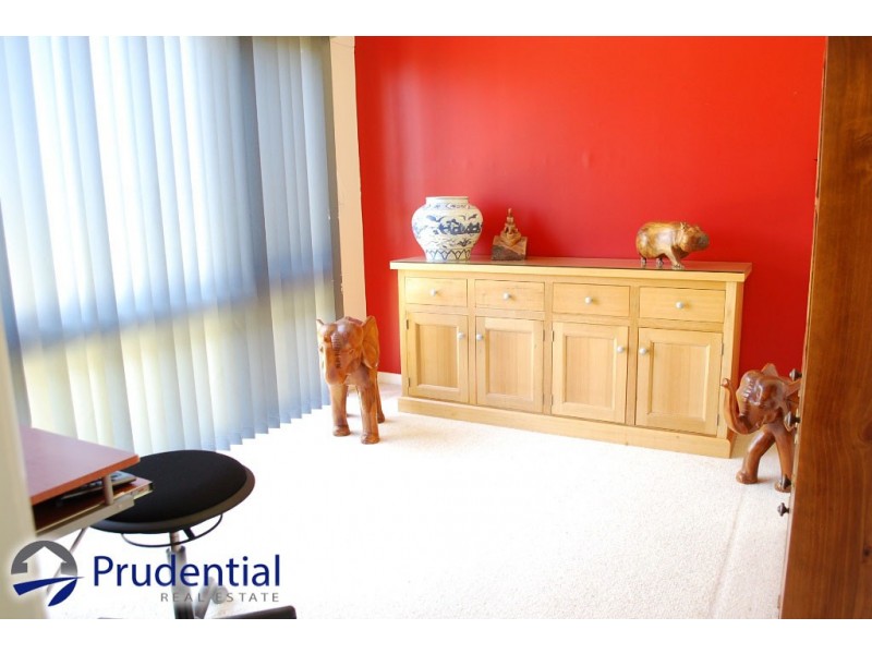 8 Austin Avenue, Campbelltown NSW 2560