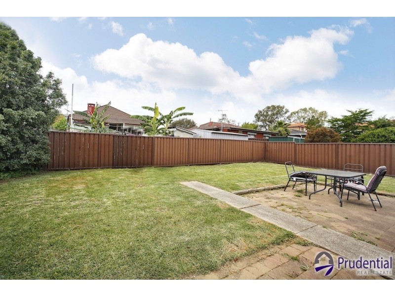 8 Brudenell Avenue, Leumeah NSW 2560