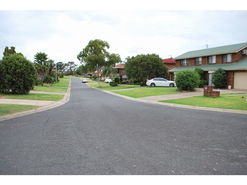 15 Barrenjoey Close, Woodbine NSW 2560