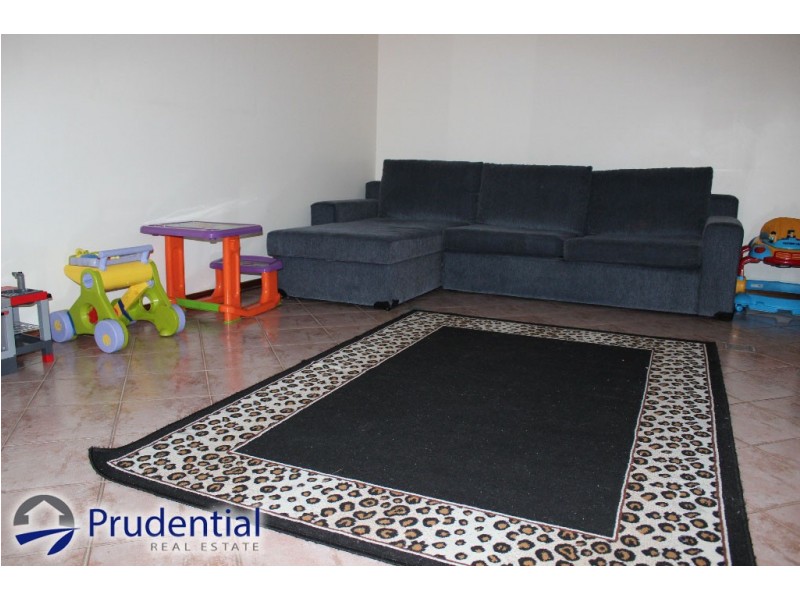 9 Cawdor Place, Rosemeadow NSW 2560