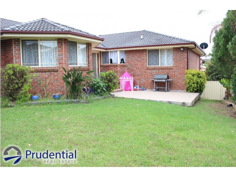 9 Cawdor Place, Rosemeadow NSW 2560