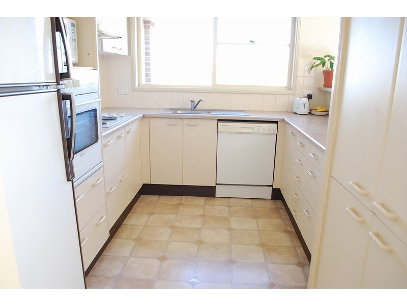 8 Calmar Close, Glen Alpine NSW 2560