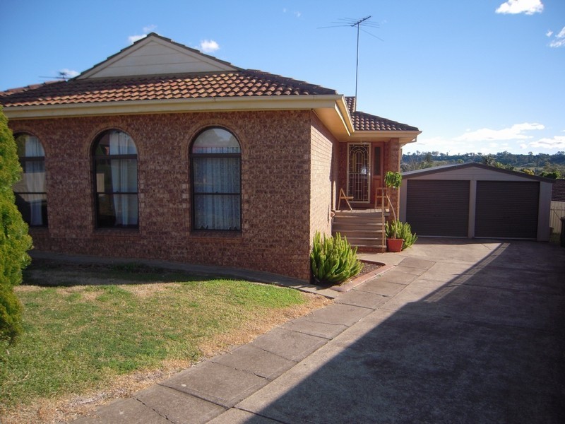16 Siddeley Place, Raby NSW 2566