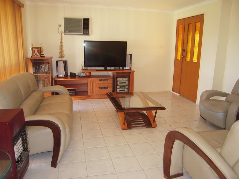16 Siddeley Place, Raby NSW 2566