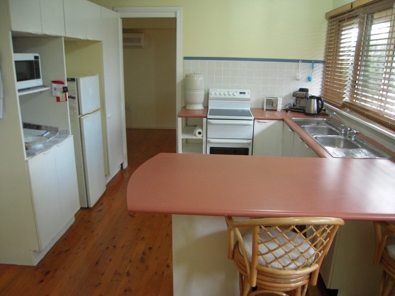 18 Omaru Crescent, Bradbury NSW 2560