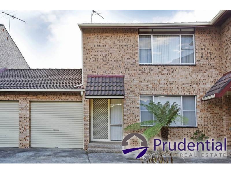 9/25 Surrey Street, Minto NSW 2566