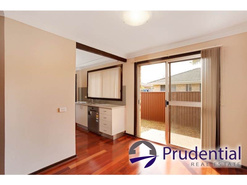 9/25 Surrey Street, Minto NSW 2566