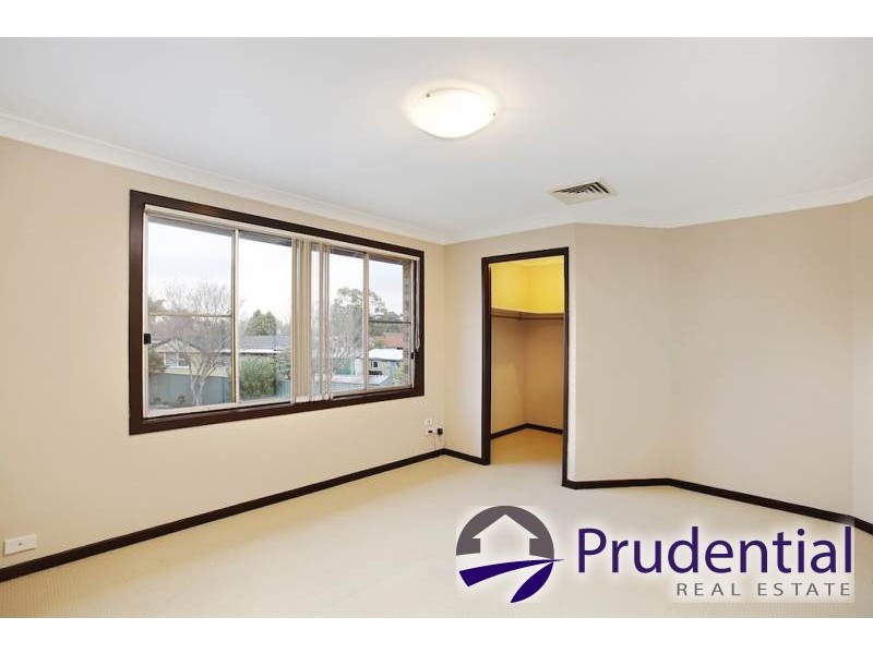 9/25 Surrey Street, Minto NSW 2566