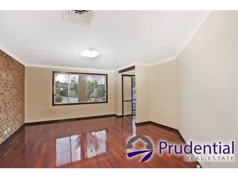9/25 Surrey Street, Minto NSW 2566