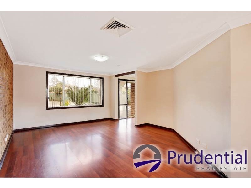 9/25 Surrey Street, Minto NSW 2566