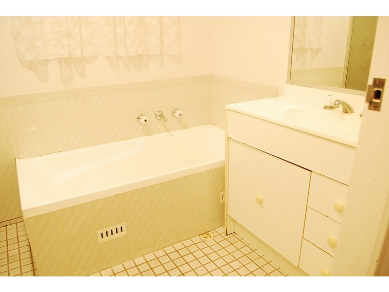 11/11 Mundarda Place, St Helens Park NSW 2560