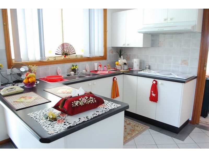 11 Robson Crescent, St Helens Park NSW 2560