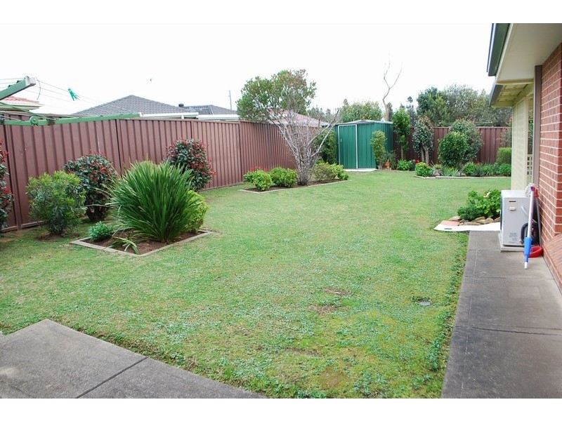 11 Robson Crescent, St Helens Park NSW 2560