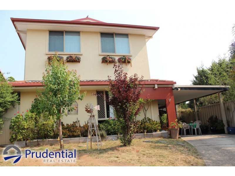 7 Lochalsh Street, St Andrews NSW 2566