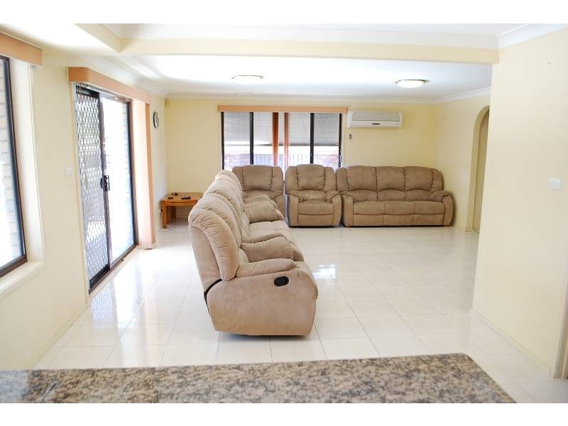 1 Danburite Place, Eagle Vale NSW 2558