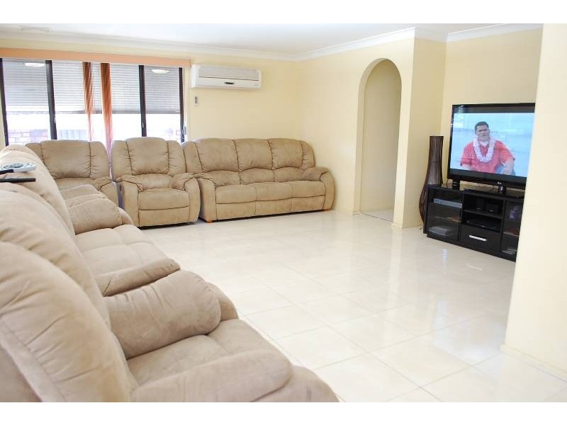 1 Danburite Place, Eagle Vale NSW 2558