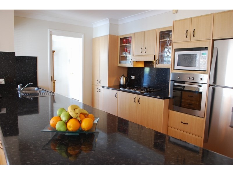 33 Chalcedony Street, Eagle Vale NSW 2558