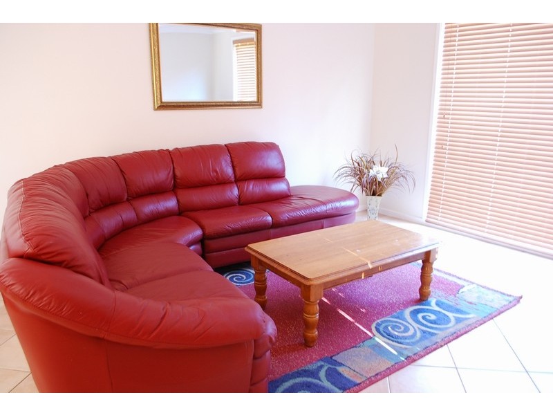 33 Chalcedony Street, Eagle Vale NSW 2558