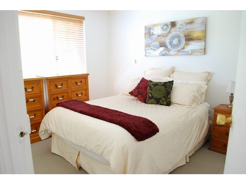 33 Chalcedony Street, Eagle Vale NSW 2558