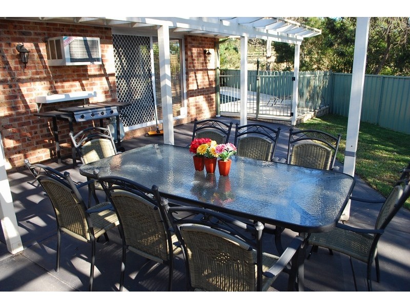 33 Chalcedony Street, Eagle Vale NSW 2558