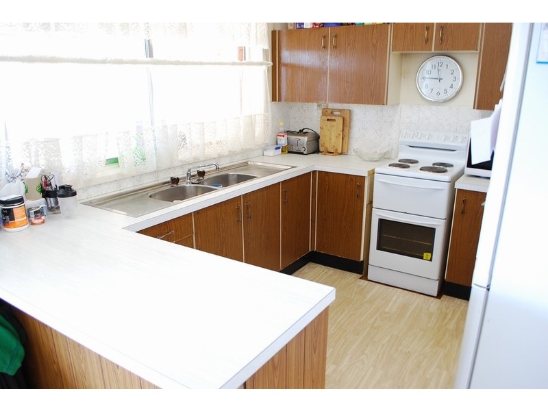 8 Barrie Place, Leumeah NSW 2560