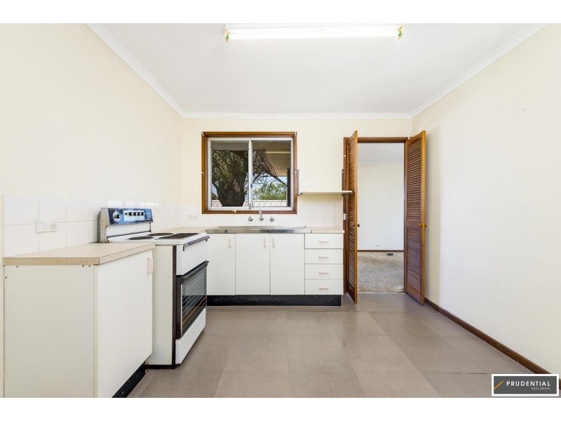 6 Moselle Place, Eschol Park NSW 2558