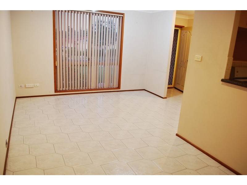 13 Robson Cres, St Helens Park NSW 2560