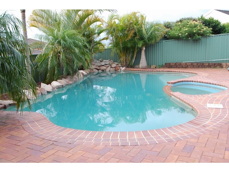9 Mountain View Avenue, Glen Alpine NSW 2560