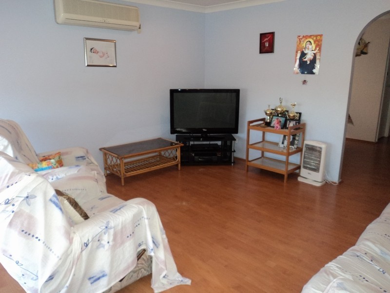 1/4 Capulet Place, Rosemeadow NSW 2560