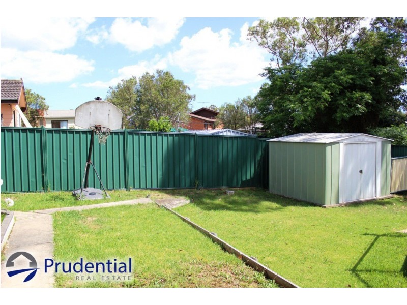 240 The Parkway, Bradbury NSW 2560
