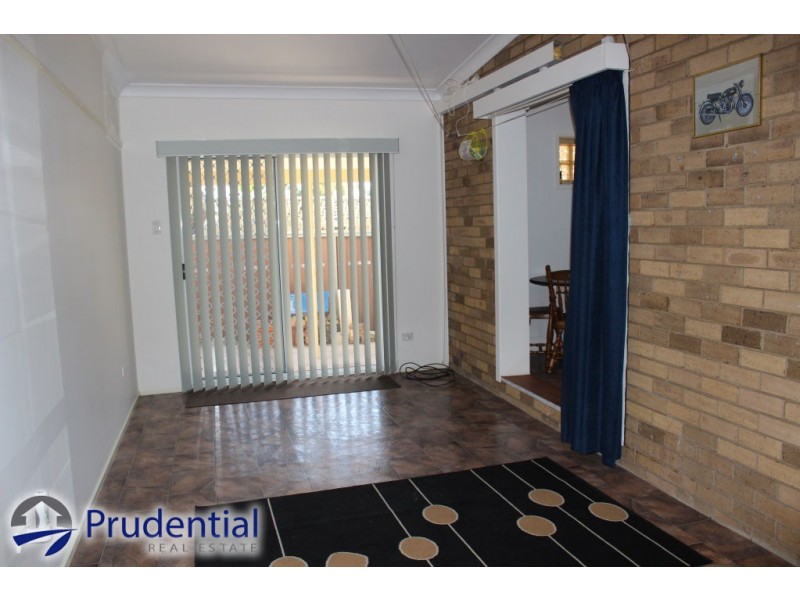 5 Barrie Place, Leumeah NSW 2560
